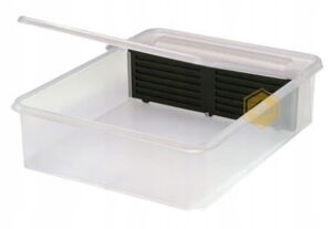 BARĆ PODKARMIACZKA SKRZYNKOWA PLASTIKOWA 1,5L